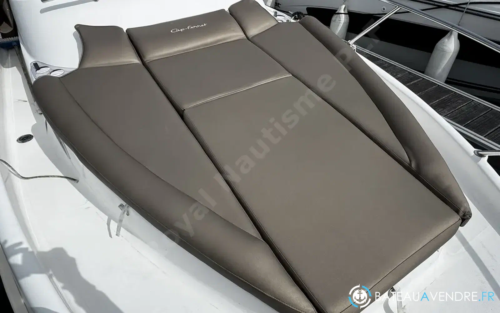 slider 9 B2 Marine Cap Ferret 752 Cruiser