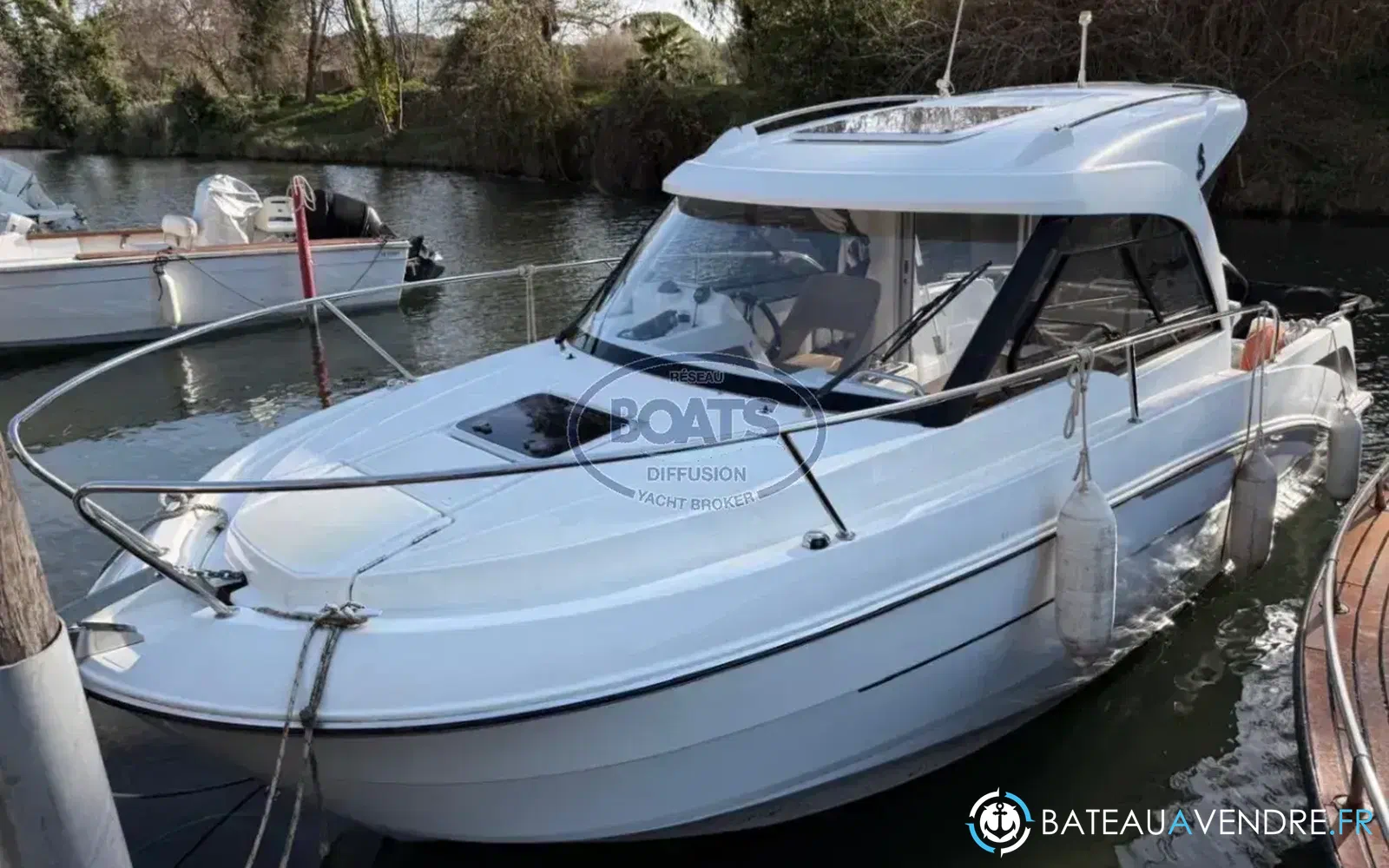 slider 1 Beneteau Antares 7