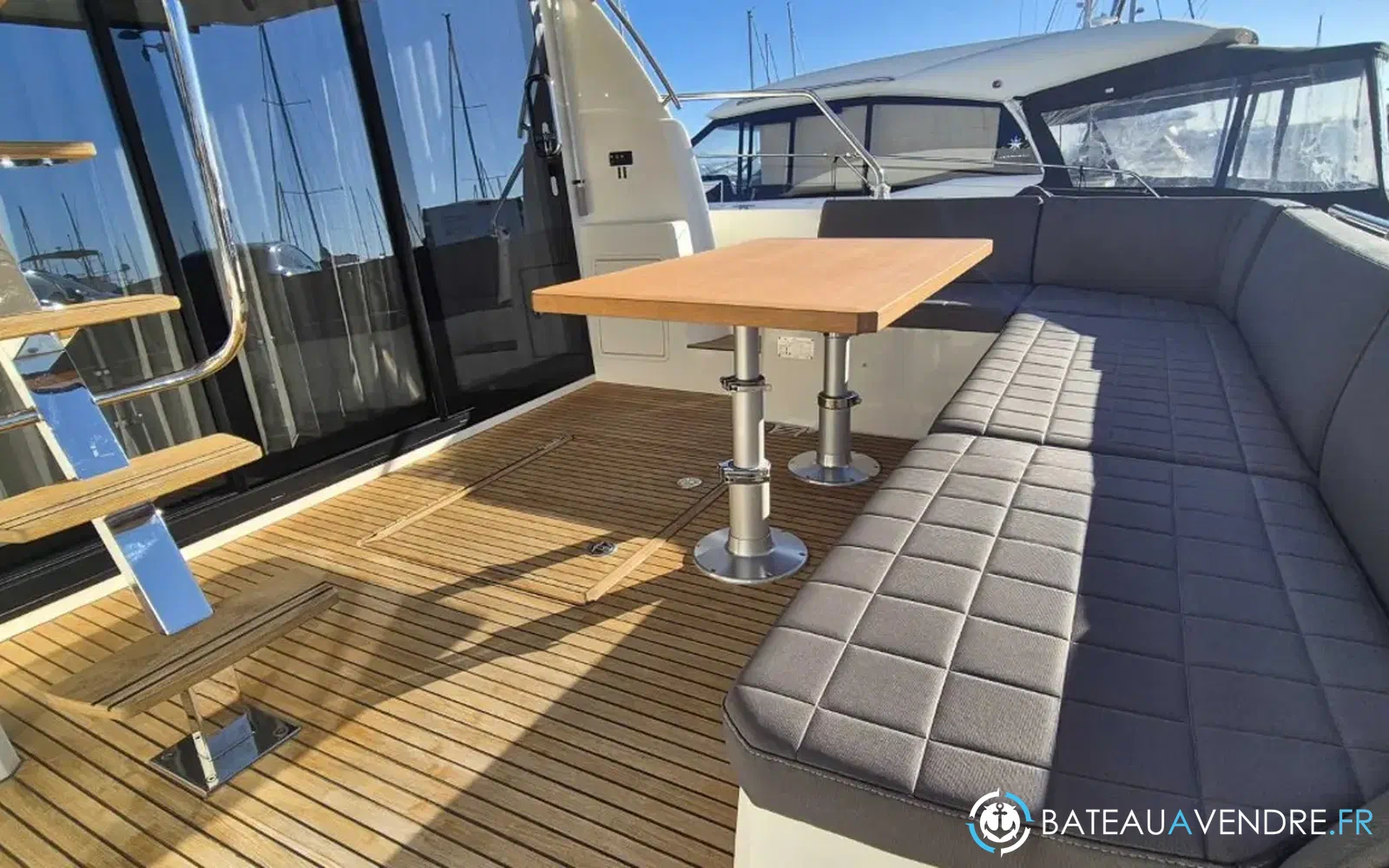 slider 2 Prestige Yachts 460 Fly