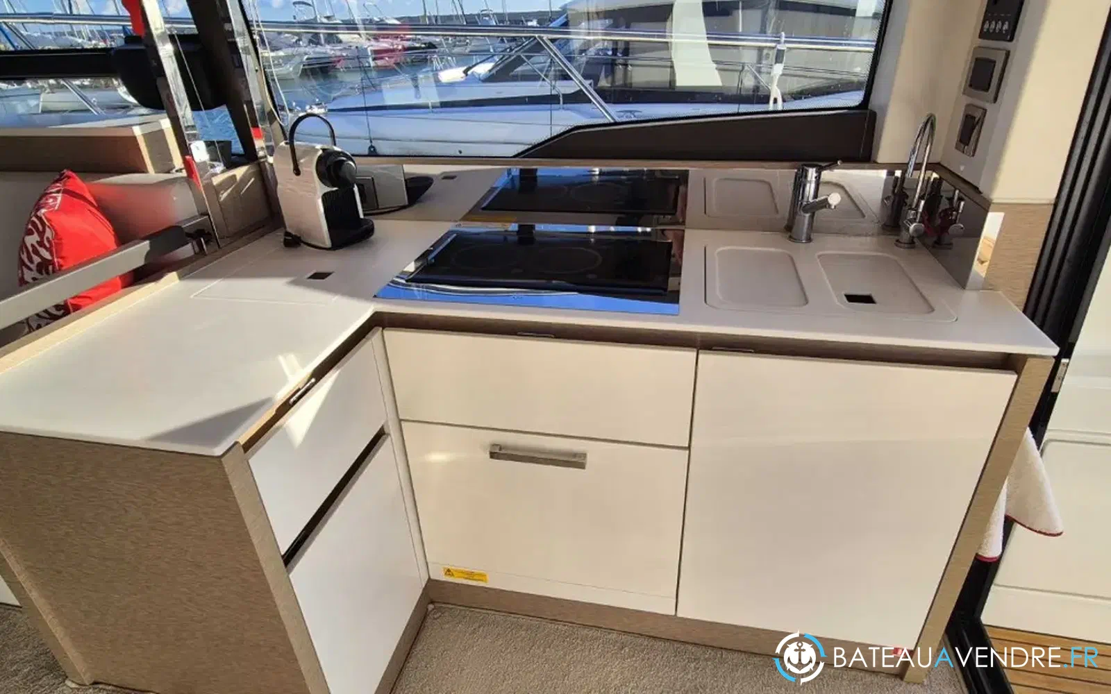 slider 6 Prestige Yachts 460 Fly