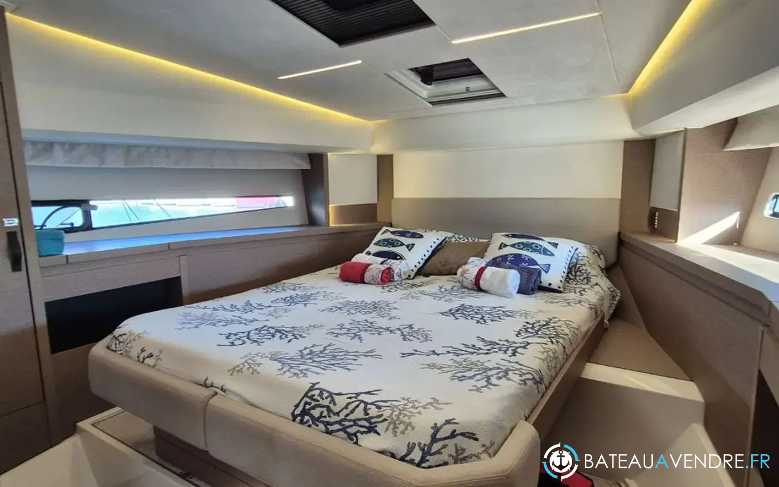 slider 8 Prestige Yachts 460 Fly