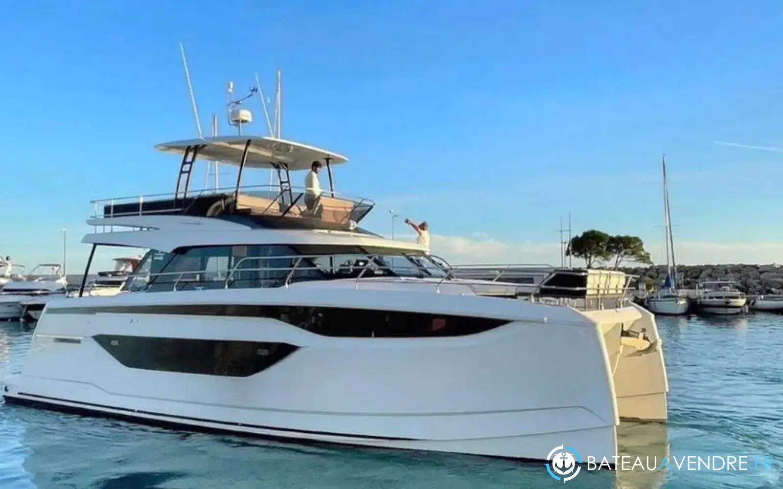 slider 2 Prestige Yachts M48