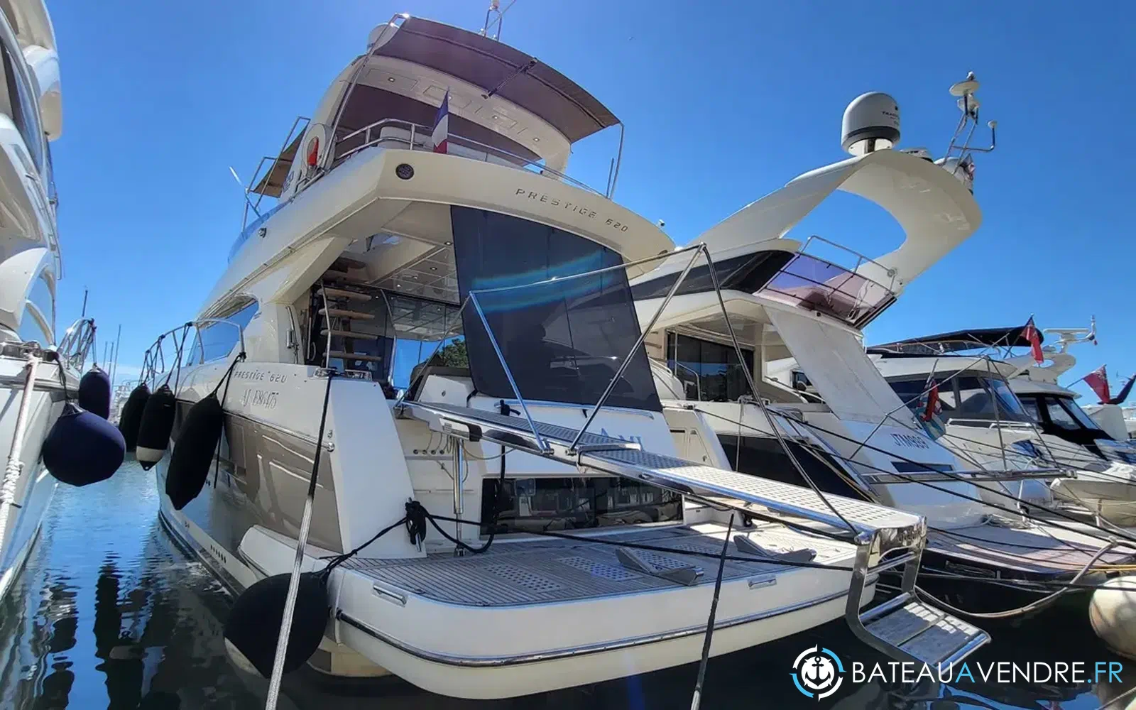 slider 1 Prestige Yachts 620 S