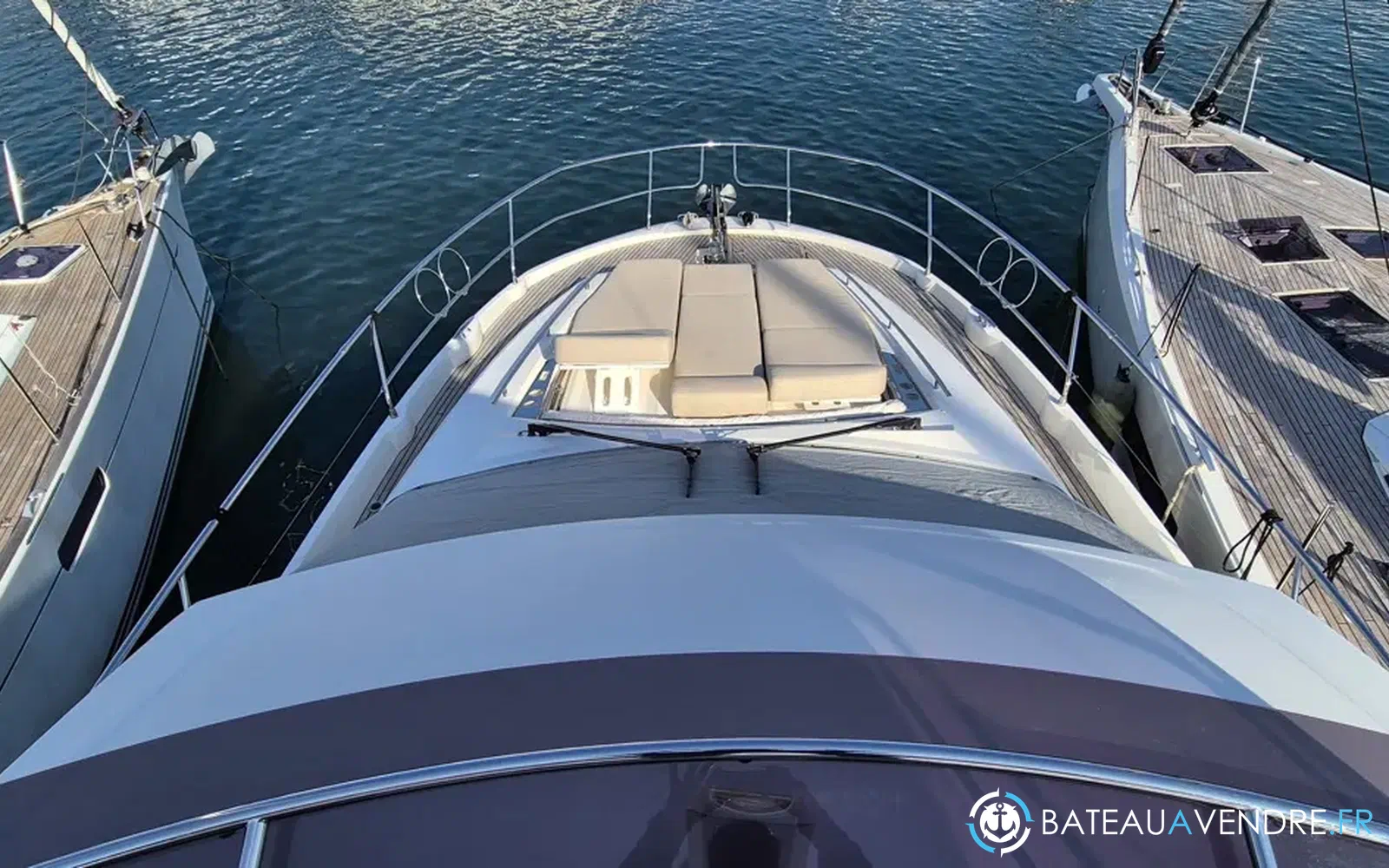 slider 9 Prestige Yachts 520 Fly