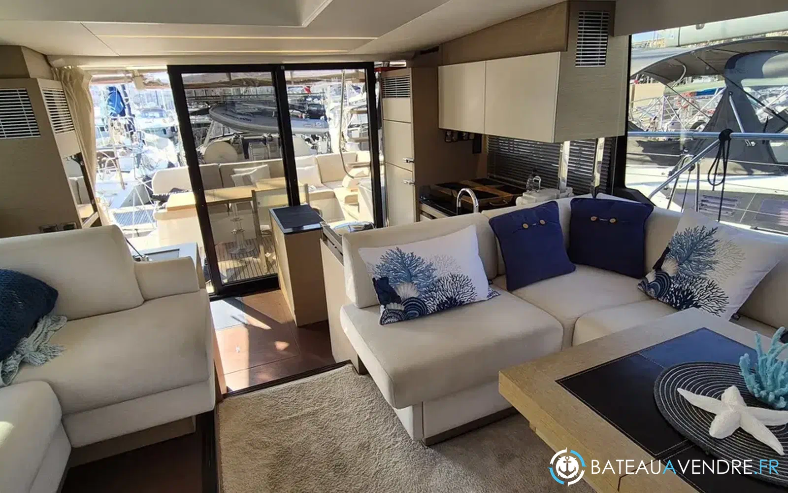 slider 11 Prestige Yachts 520 Fly