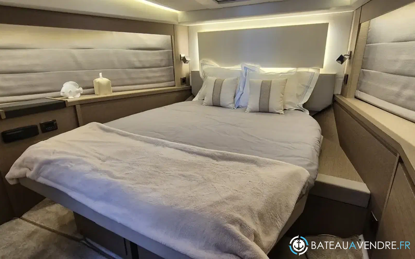 slider 15 Prestige Yachts 520 Fly
