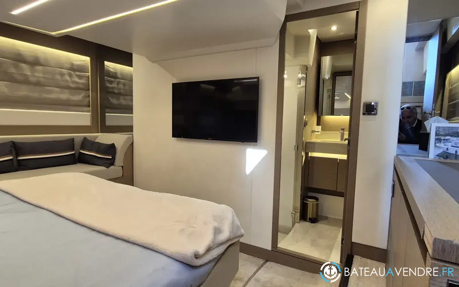 slider 17 Prestige Yachts 520 Fly