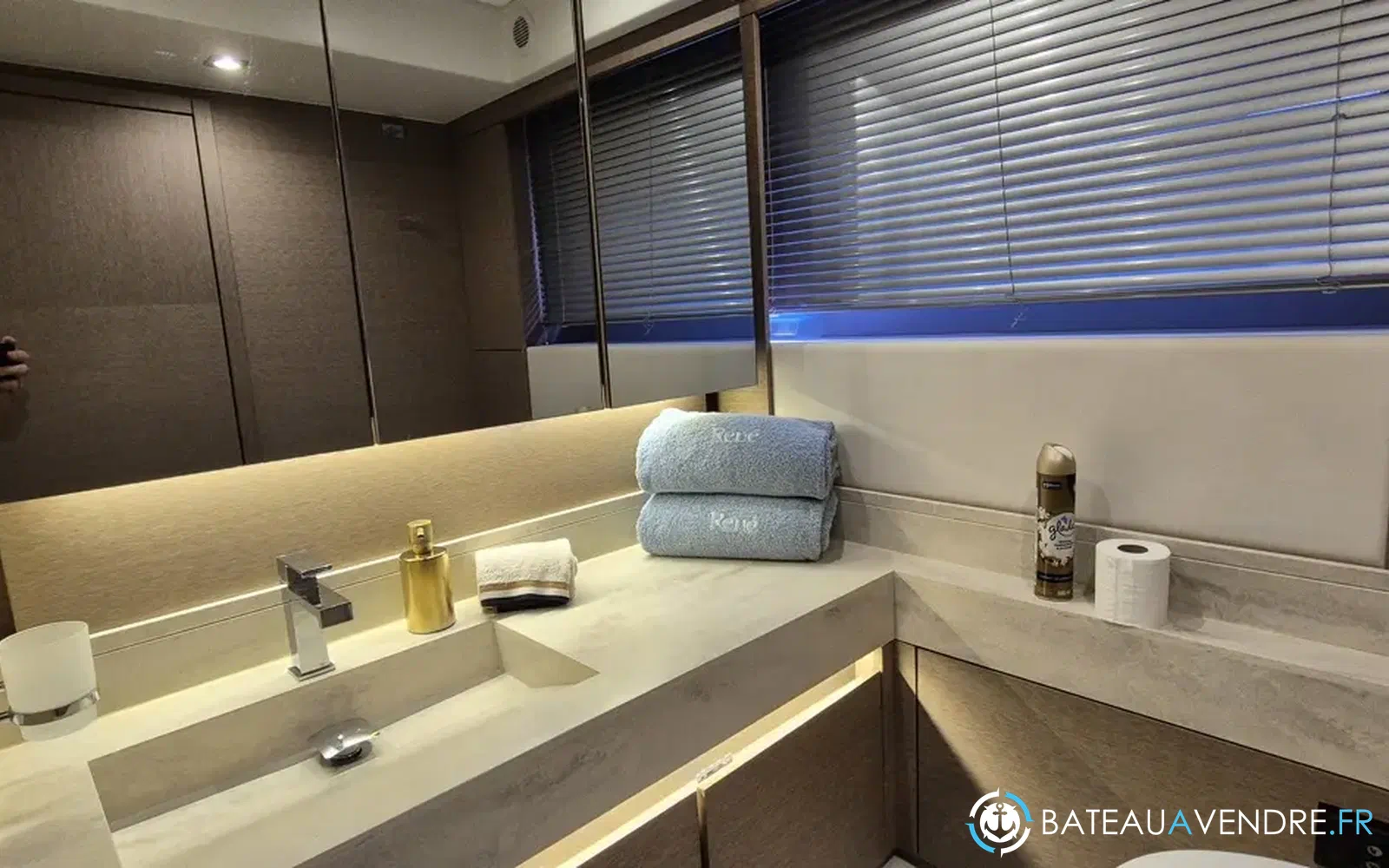 slider 19 Prestige Yachts 520 Fly