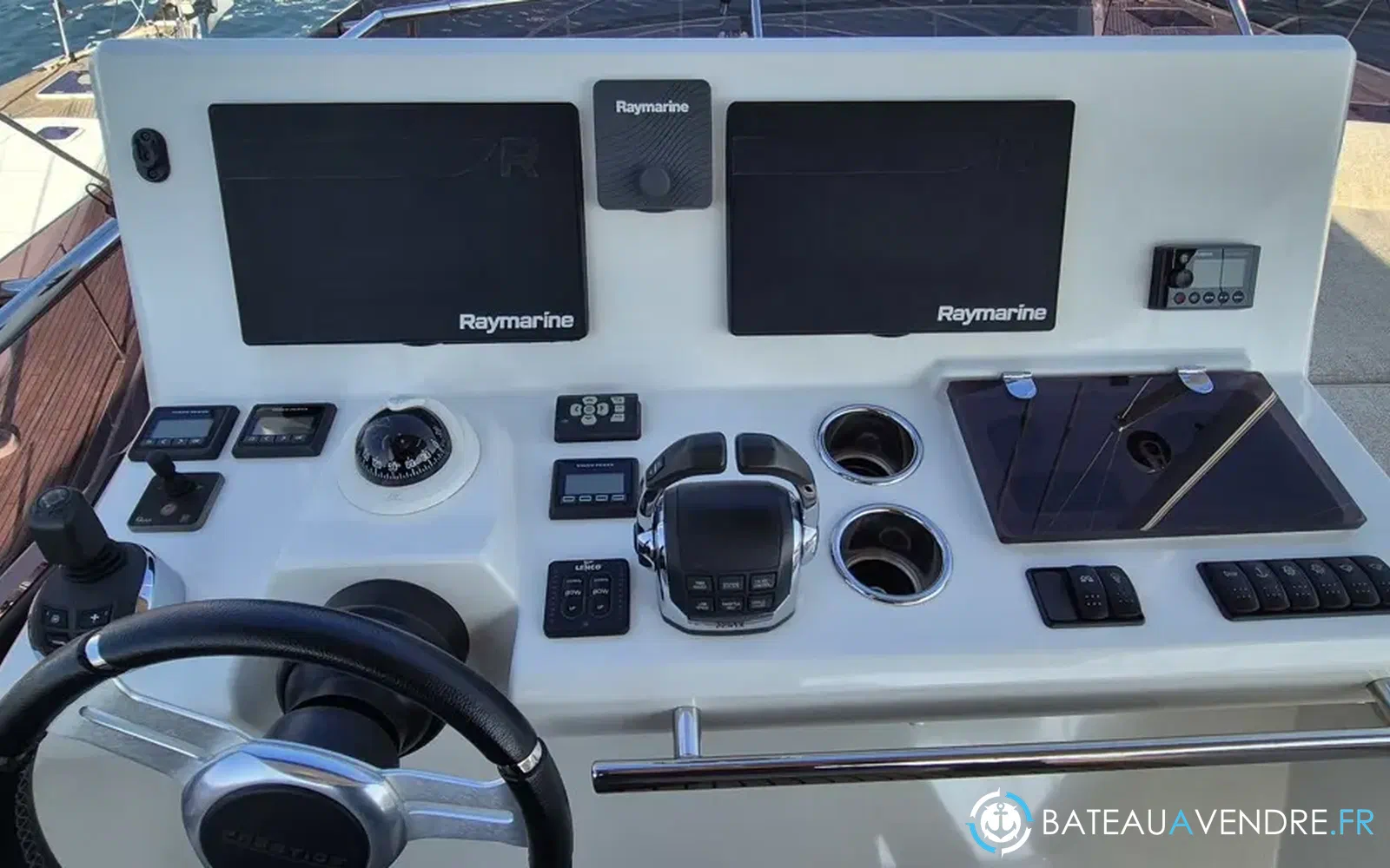 slider 8 Prestige Yachts 520 Fly