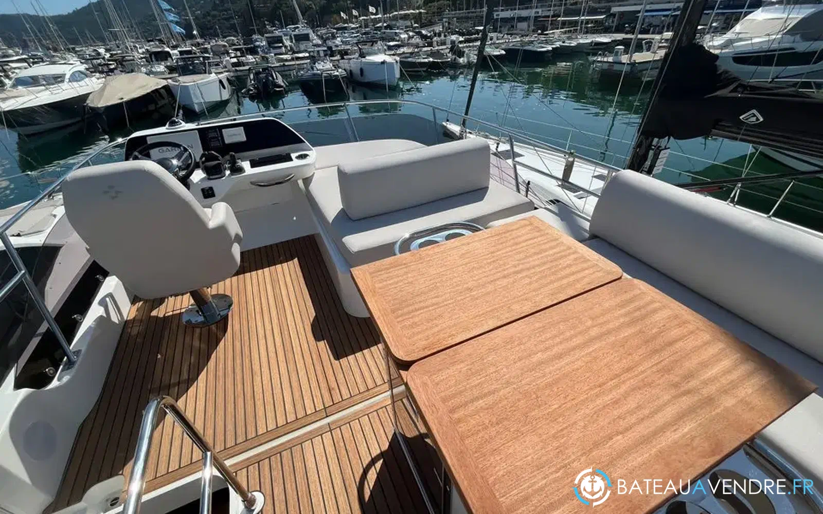 slider 14 Prestige Yachts F4.3