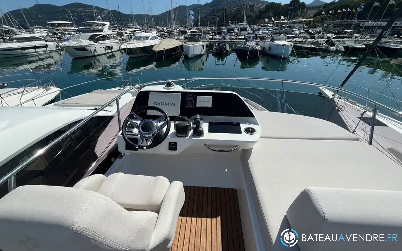 slider 15 Prestige Yachts F4.3