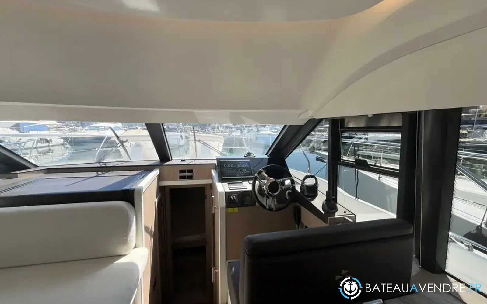 slider 7 Prestige Yachts F4.3