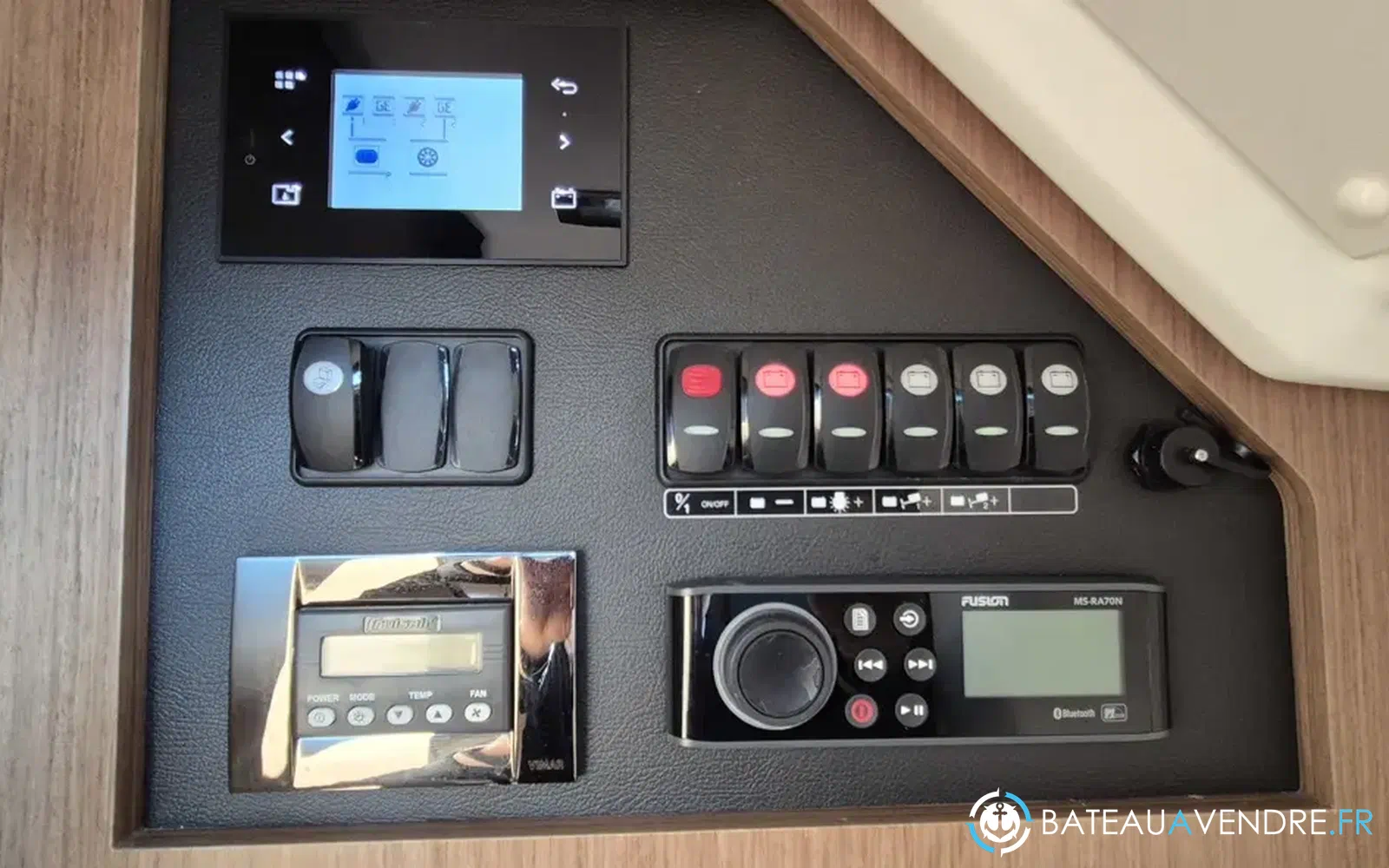 slider 12 Jeanneau NC 37