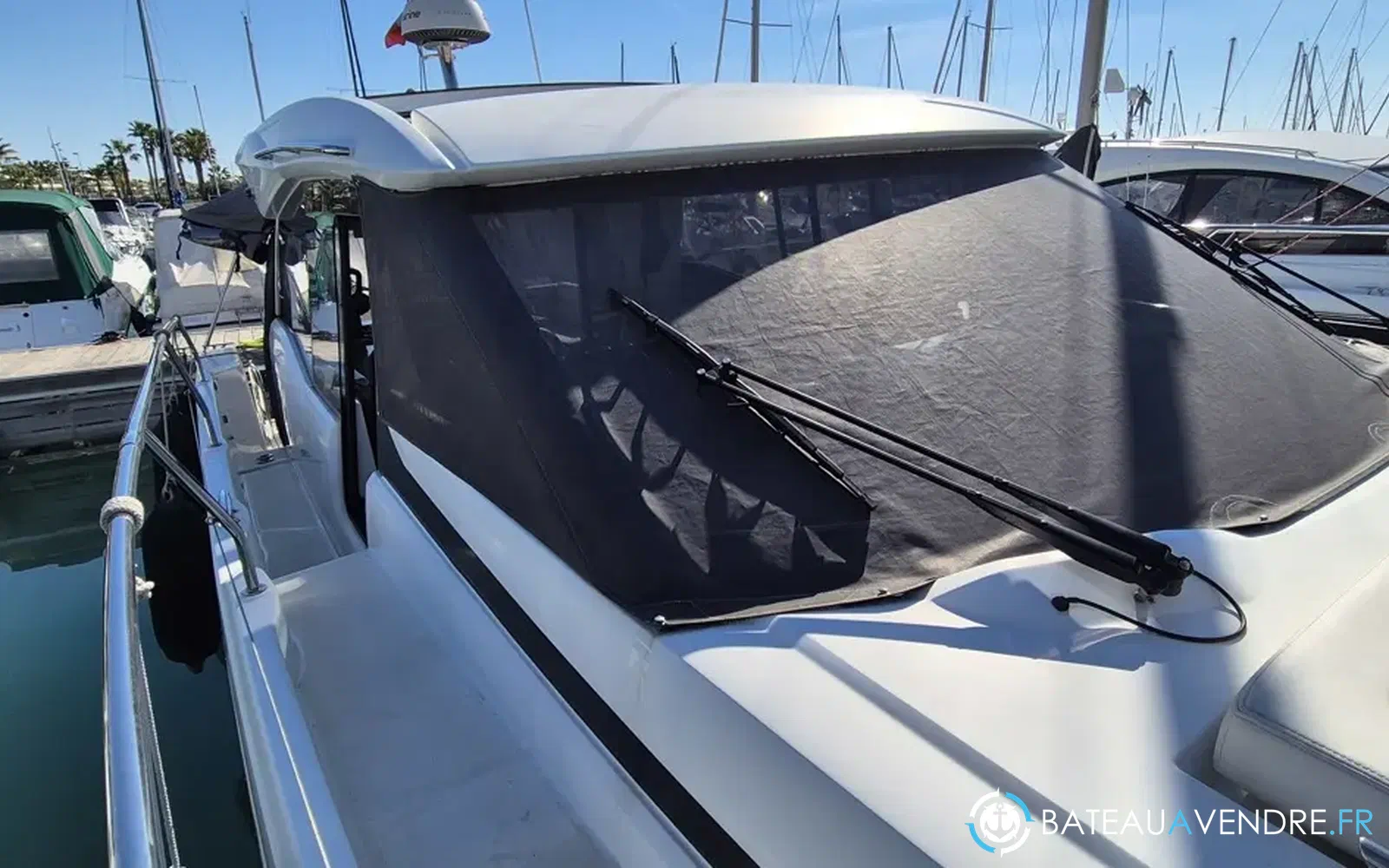 slider 14 Jeanneau NC 37