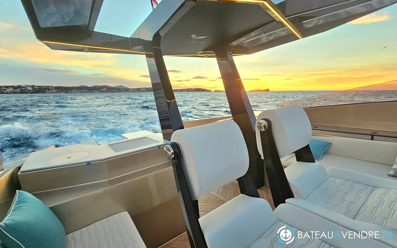 slider 14 Alium Yacht 42 T-Top