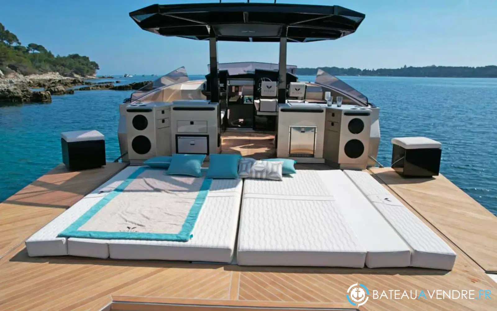 slider 6 Alium Yacht 42 T-Top