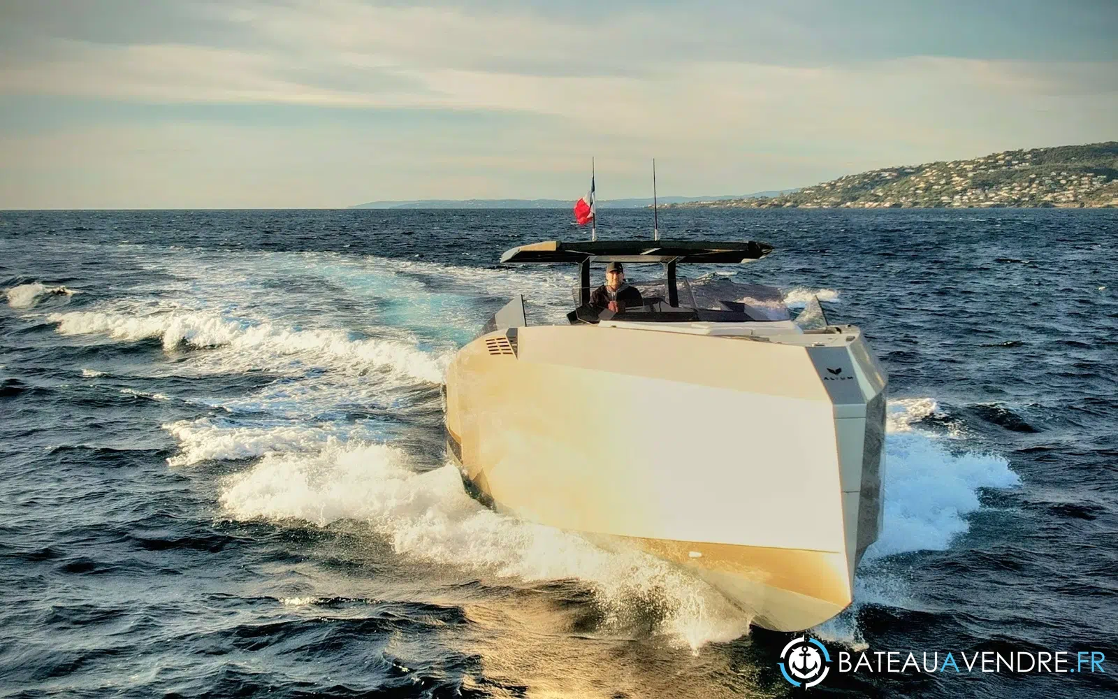 slider 3 Alium Yacht 42 T-Top