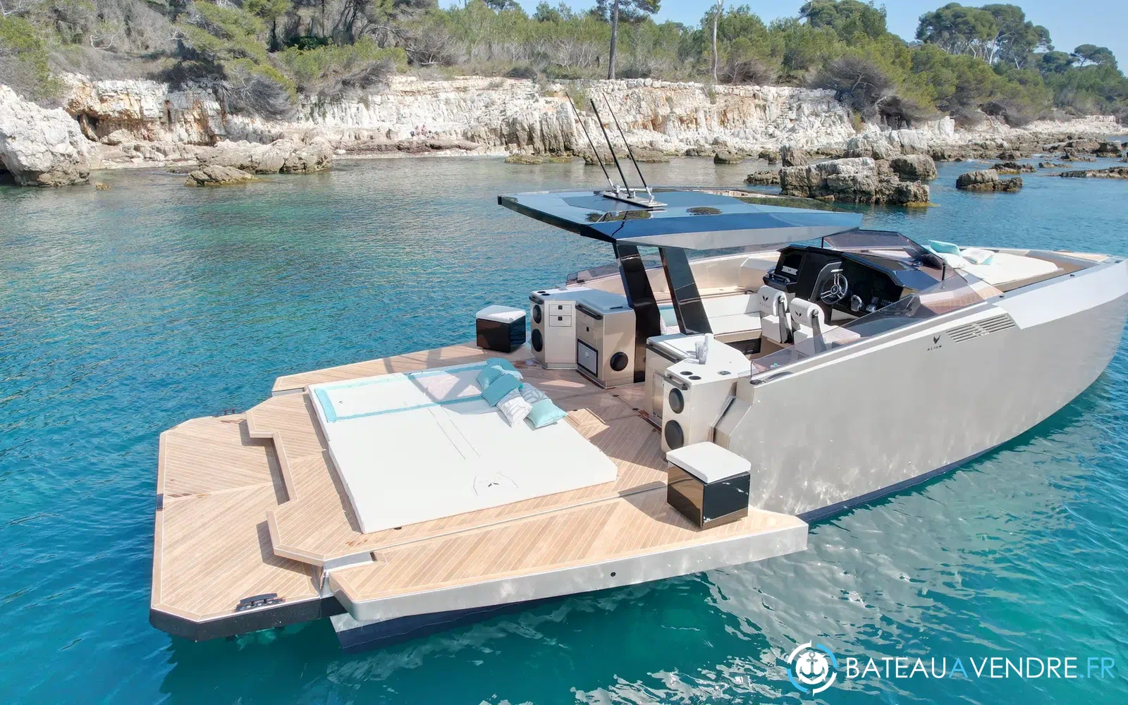 slider 8 Alium Yacht 42 T-Top