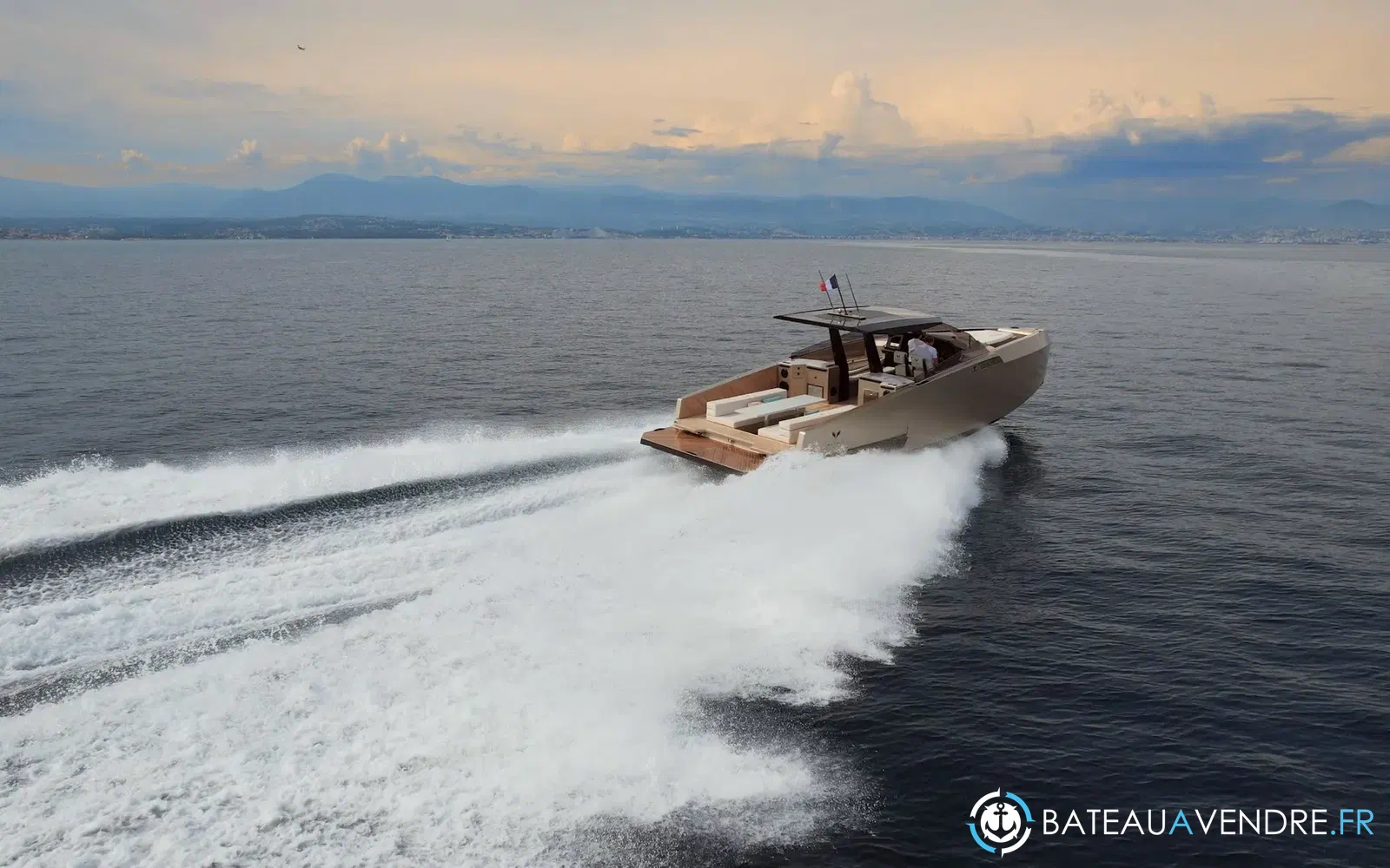 slider 1 Alium Yacht 42 T-Top