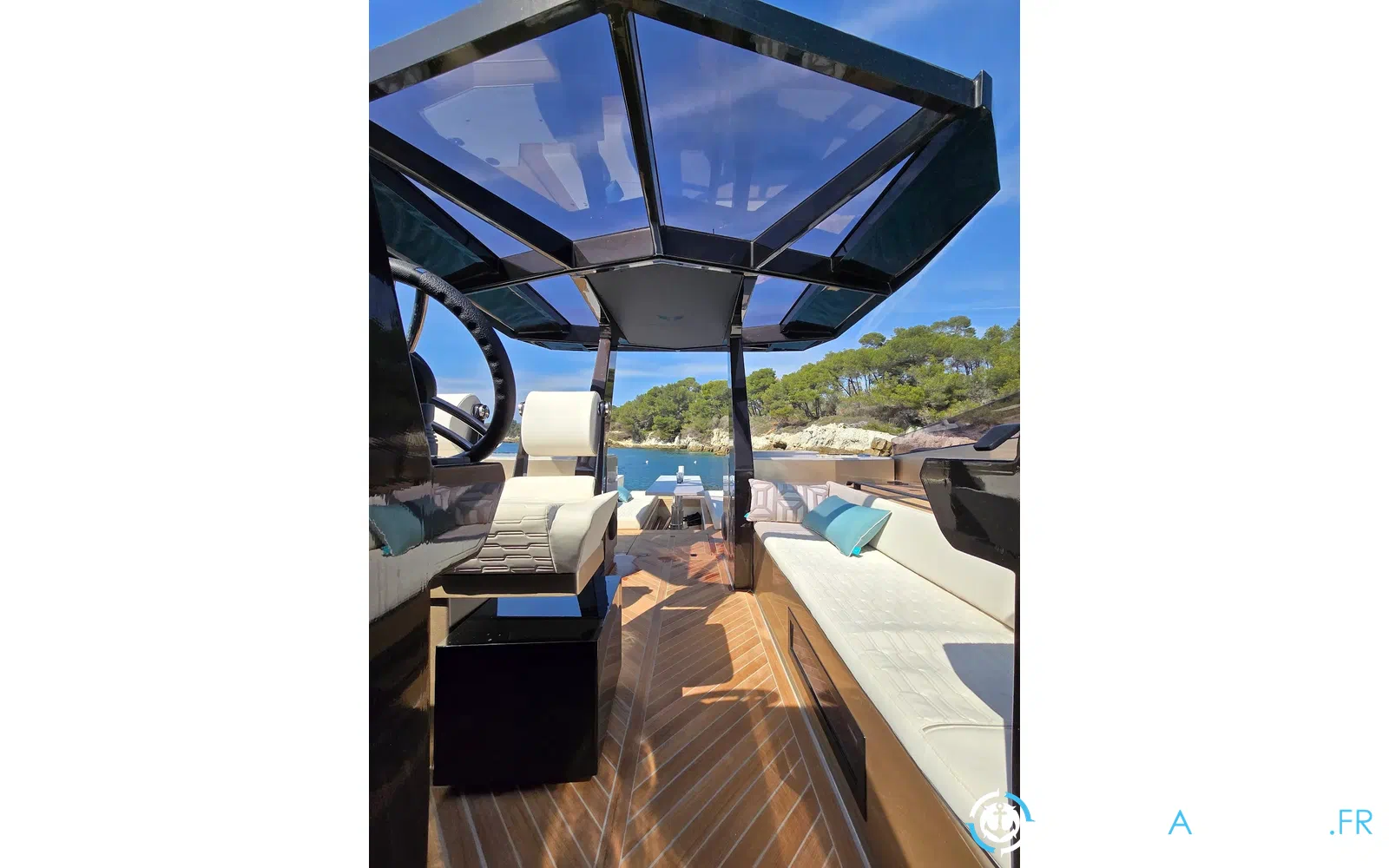 slider 12 Alium Yacht 42 T-Top