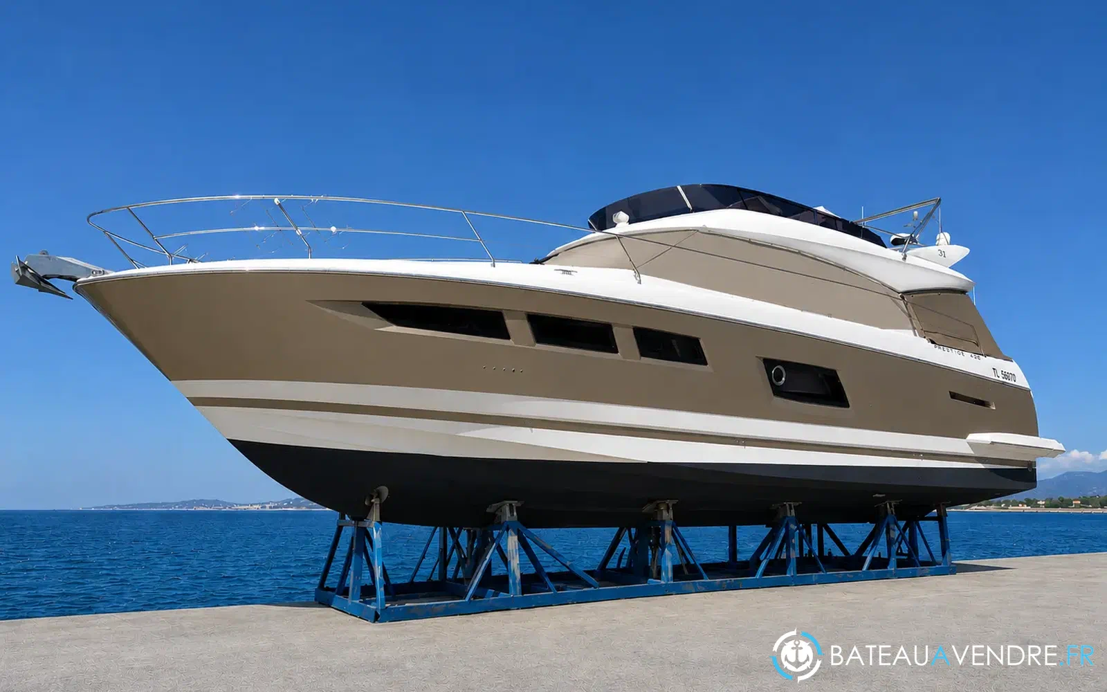 slider 0 Prestige Yachts 560 Fly