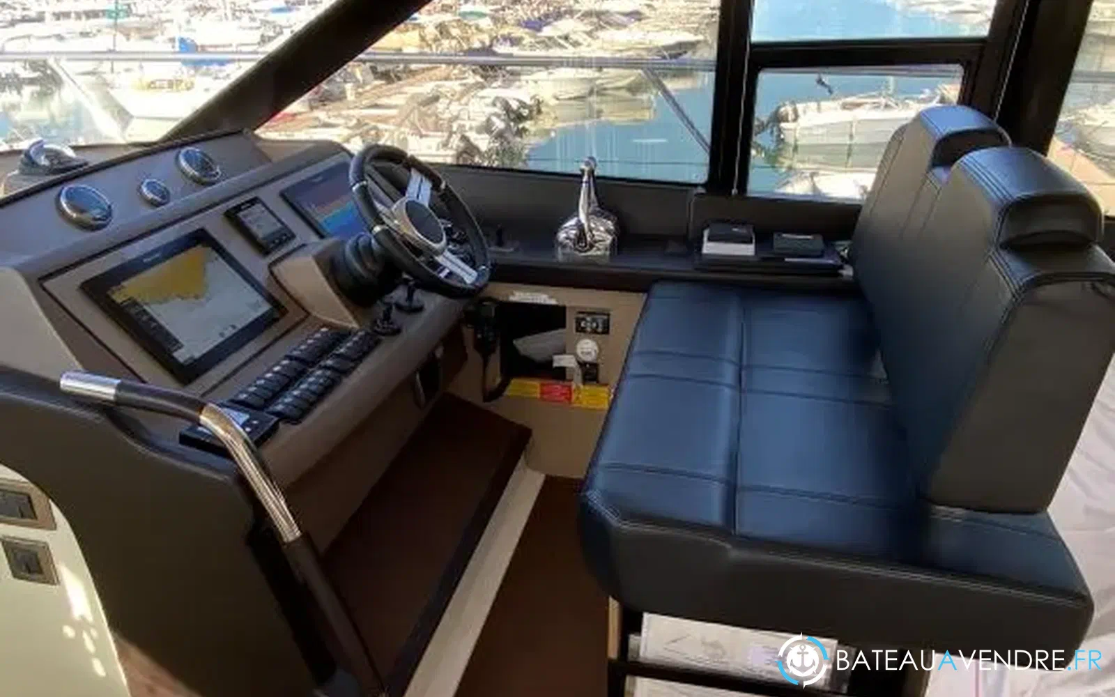 slider 10 Prestige Yachts 560 Fly