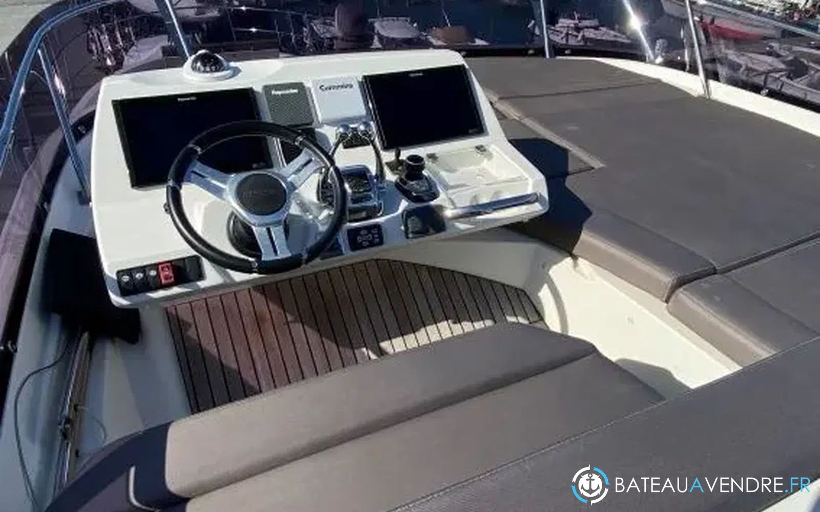 slider 11 Prestige Yachts 560 Fly