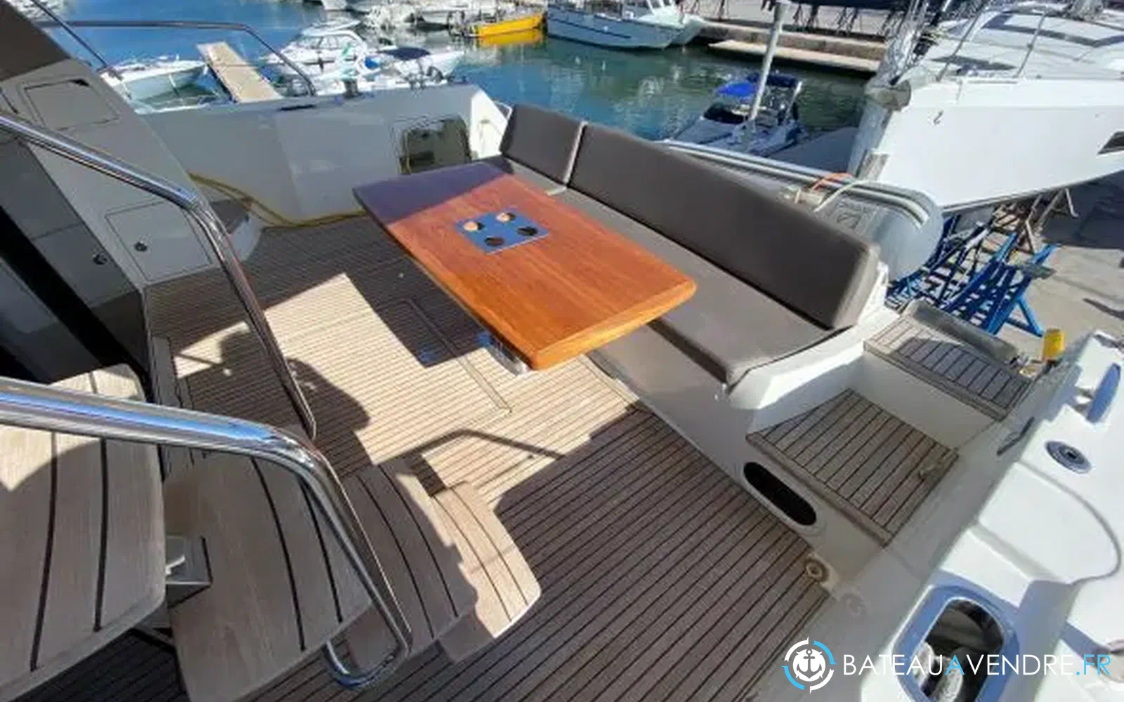 slider 13 Prestige Yachts 560 Fly