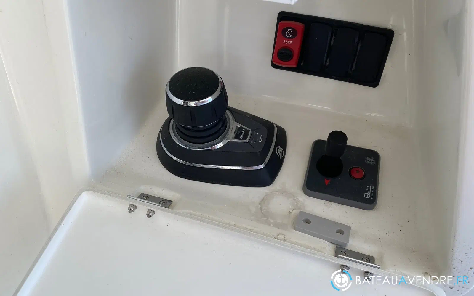 slider 19 Prestige Yachts 560 Fly