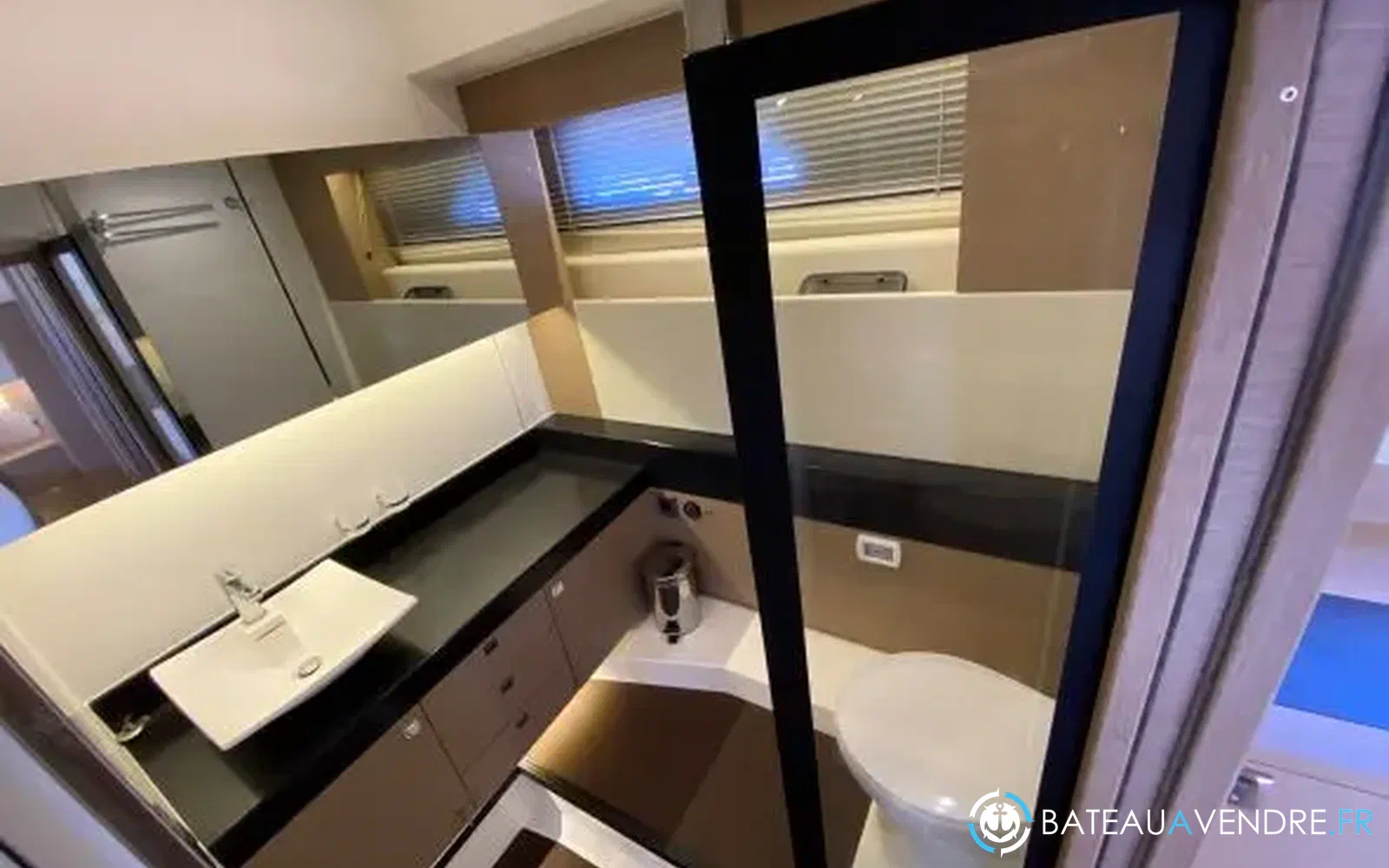 slider 5 Prestige Yachts 560 Fly