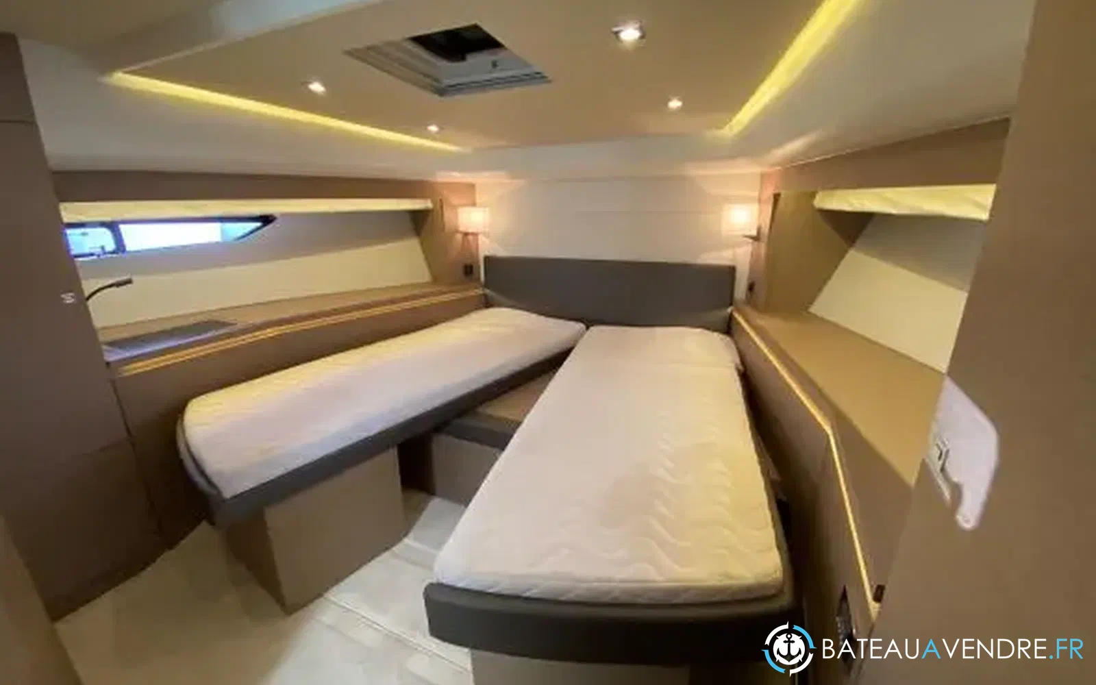 slider 7 Prestige Yachts 560 Fly