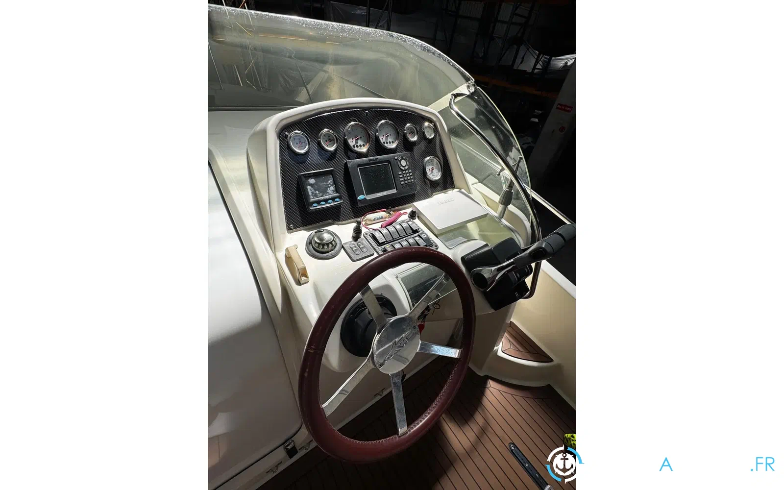 slider 7 Kelt White Shark 268