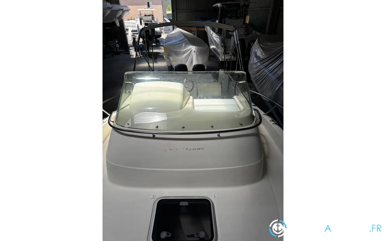 slider 8 Kelt White Shark 268