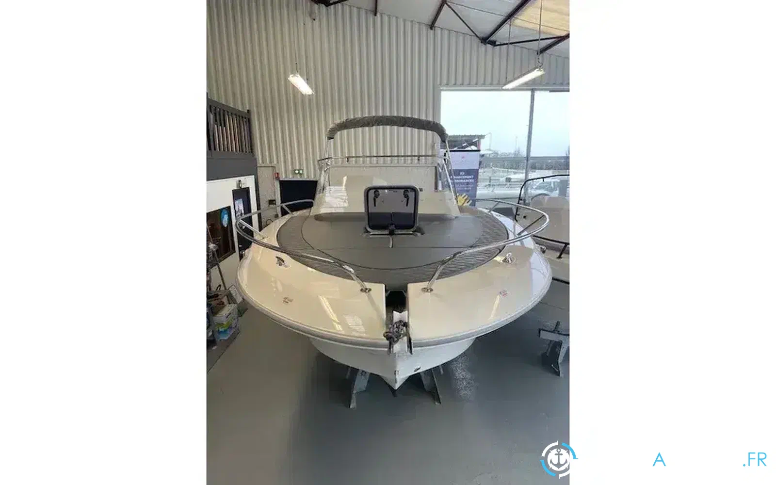 slider 5 Pacific Craft 700 SC