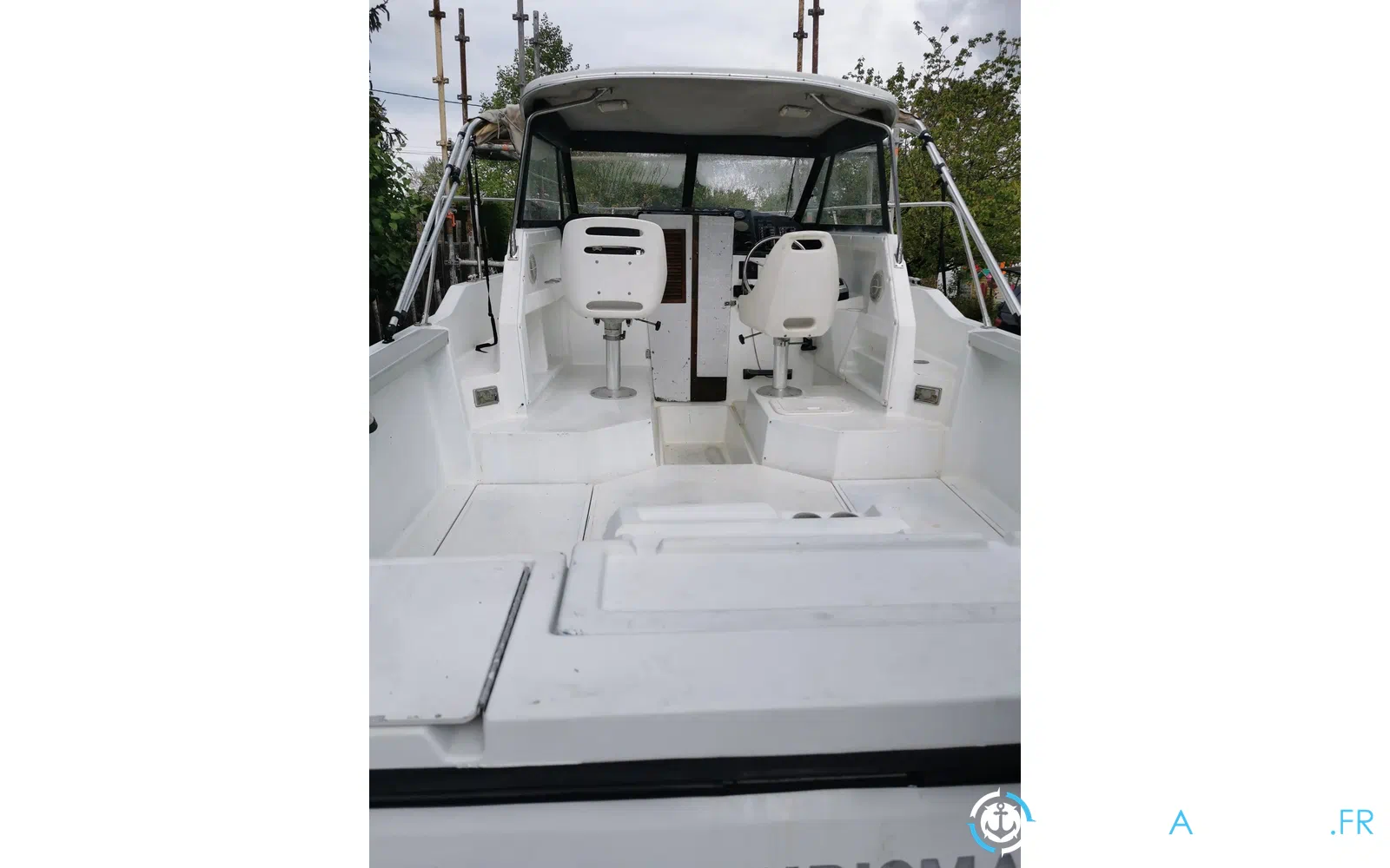 slider 2 Bayliner Trophy 2352 Walkaround 2001