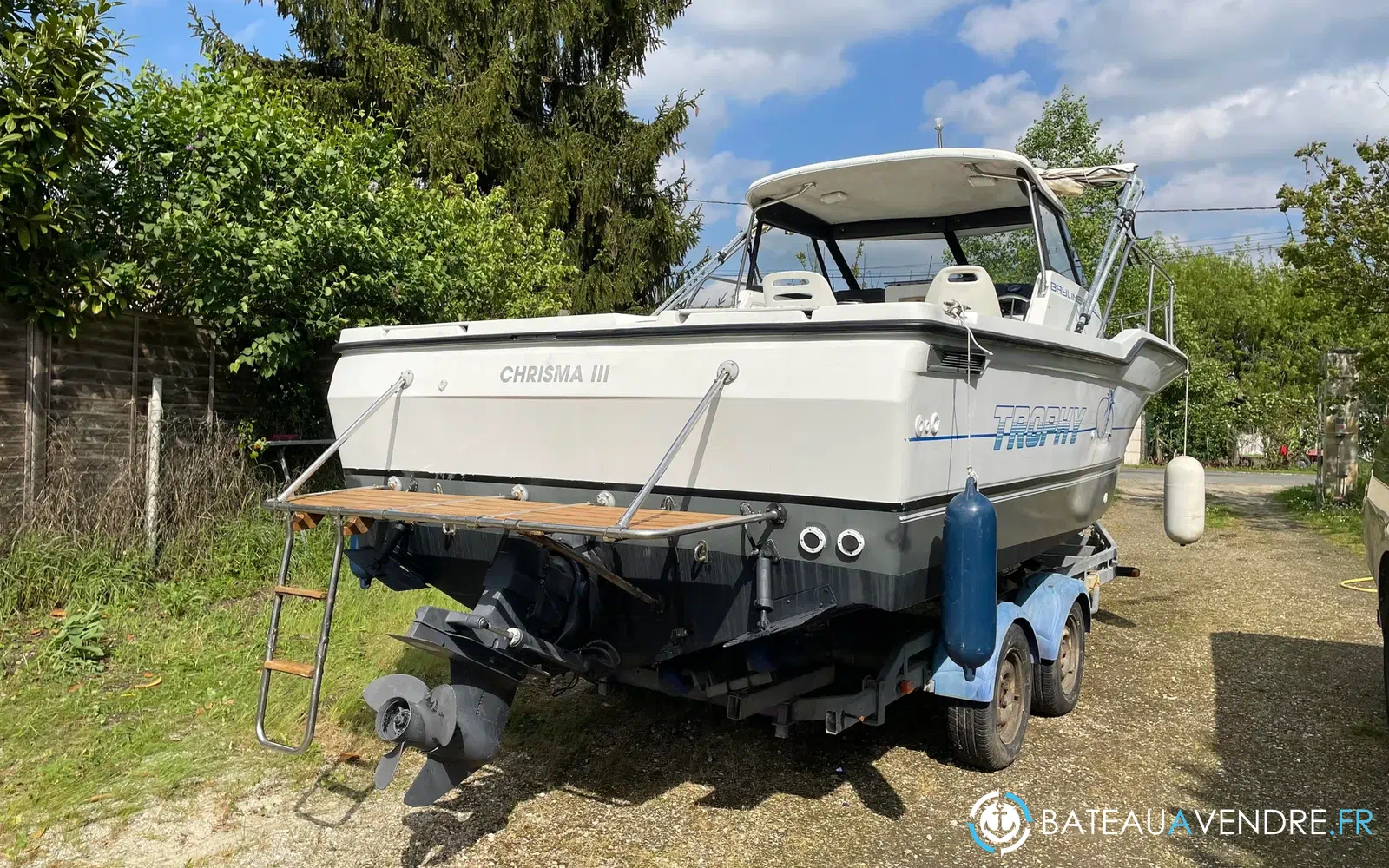 slider 3 Bayliner Trophy 2352 Walkaround 2001