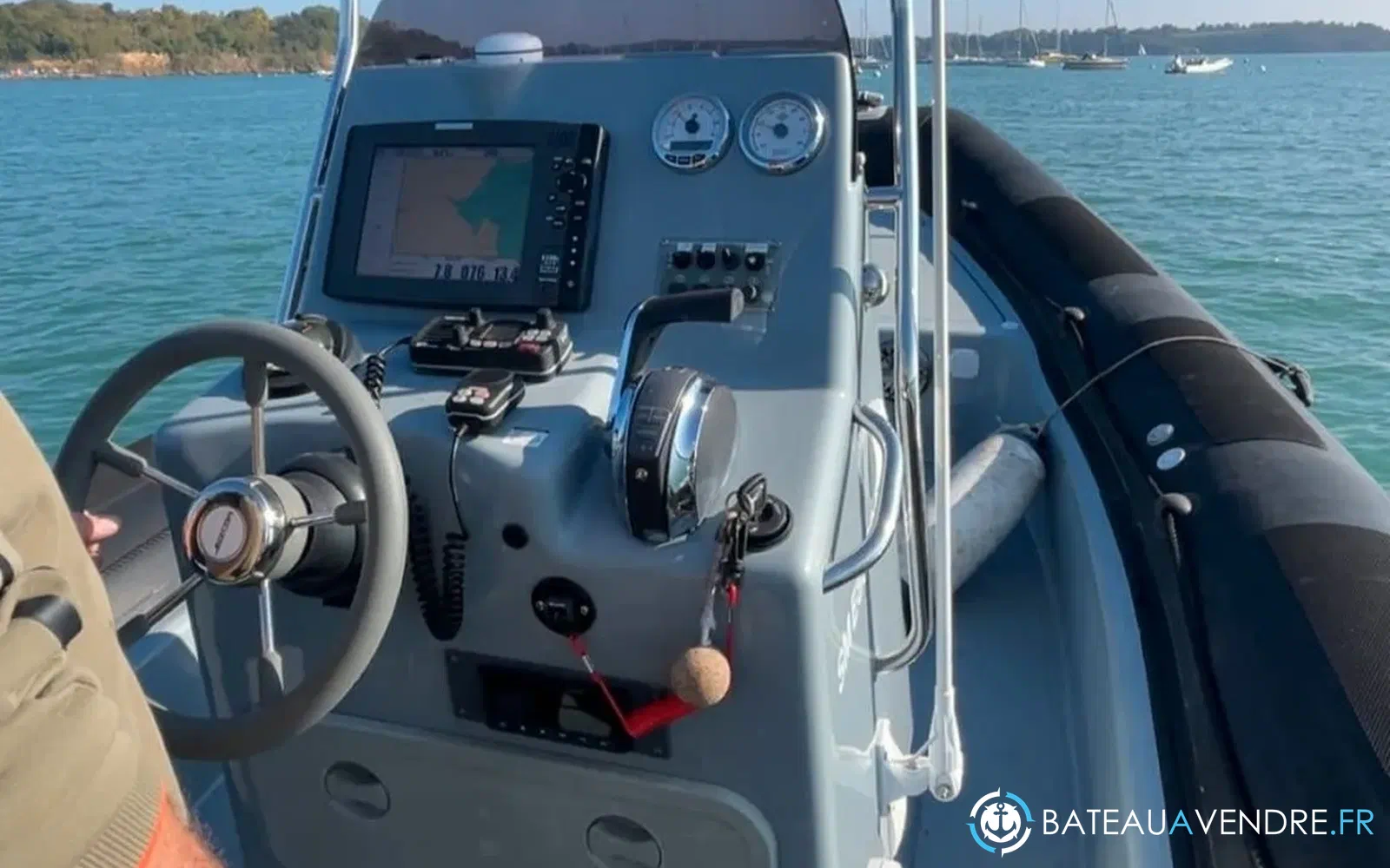 slider 3 Valiant 760 Sport Fishing