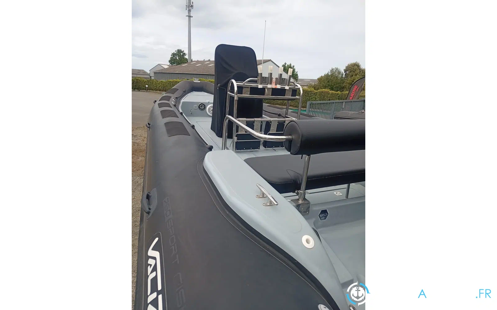 slider 5 Valiant 760 Sport Fishing