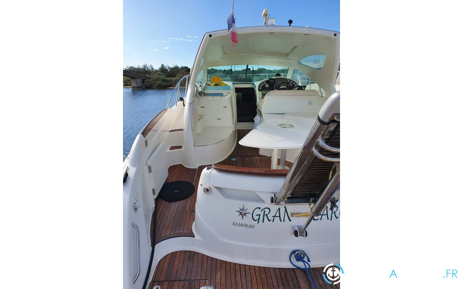 slider 4 Prestige Yachts Prestige 34 hard top