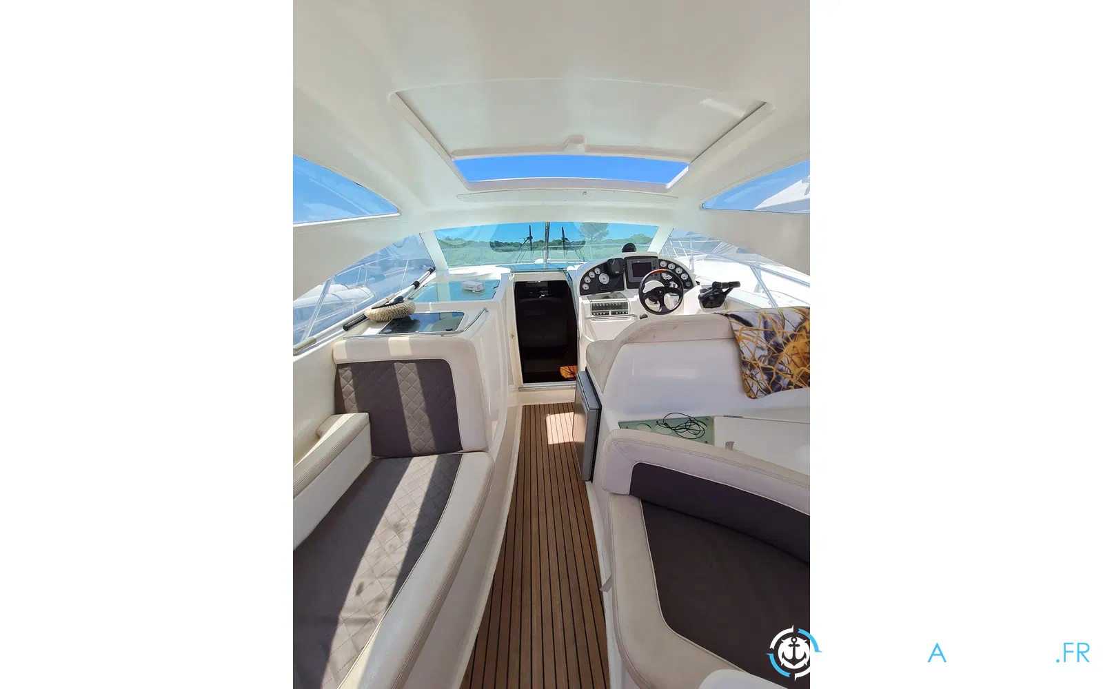 slider 5 Prestige Yachts Prestige 34 hard top
