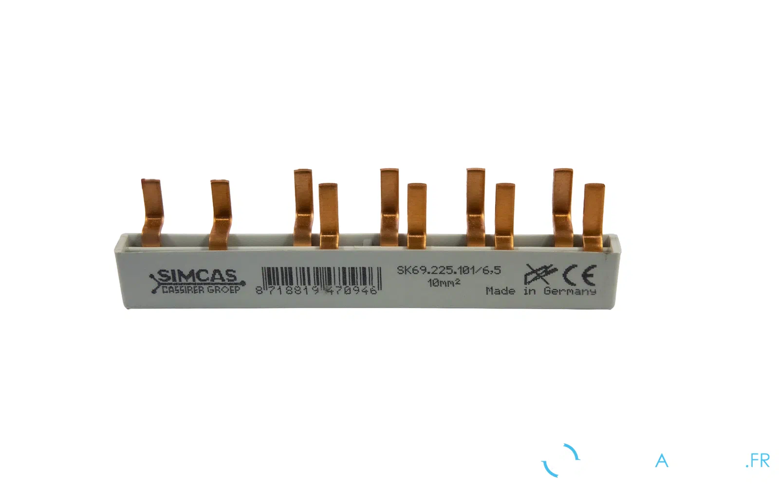 slider 0 Connecteur traversant Gewiss 1 disjoncteur différentiel /4 disjoncteurs automatiques.