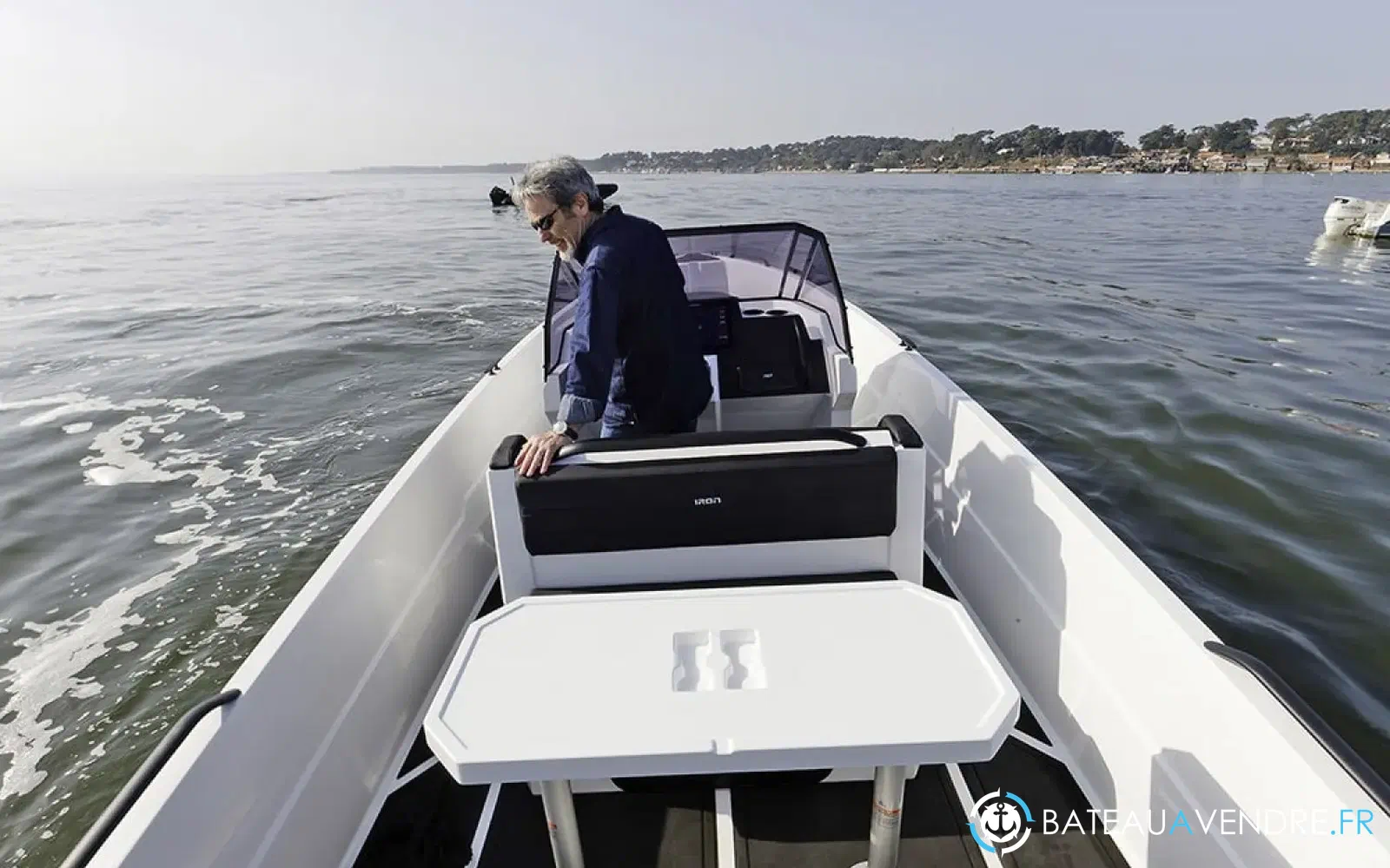 slider 12 Iron Boats 767