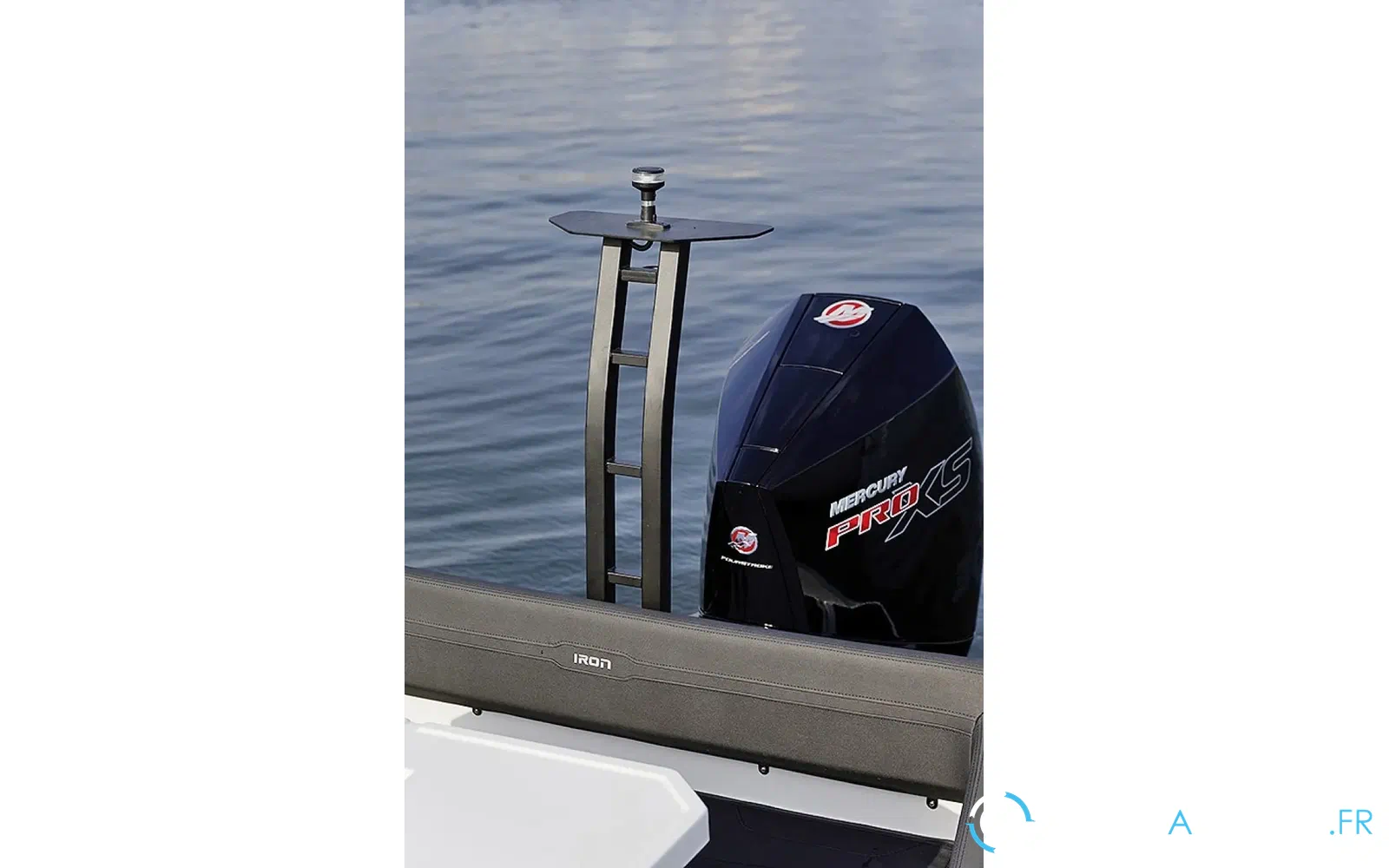 slider 15 Iron Boats 767