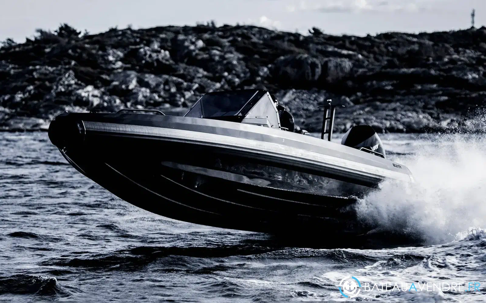 slider 2 Iron Boats 767