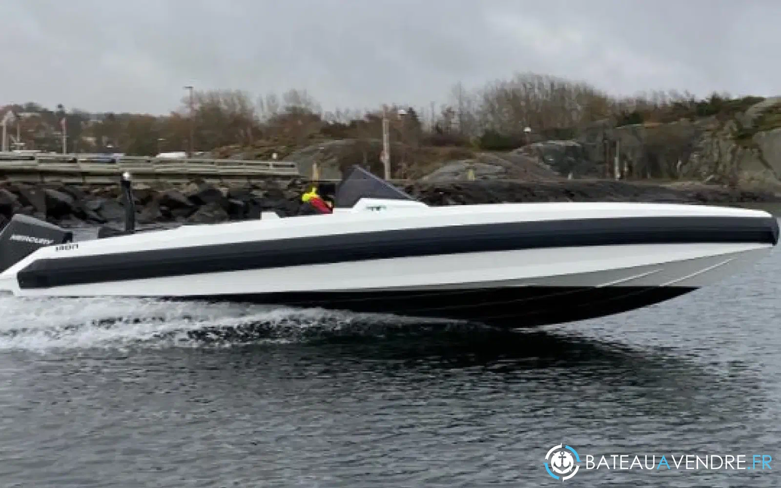 slider 5 Iron Boats 767