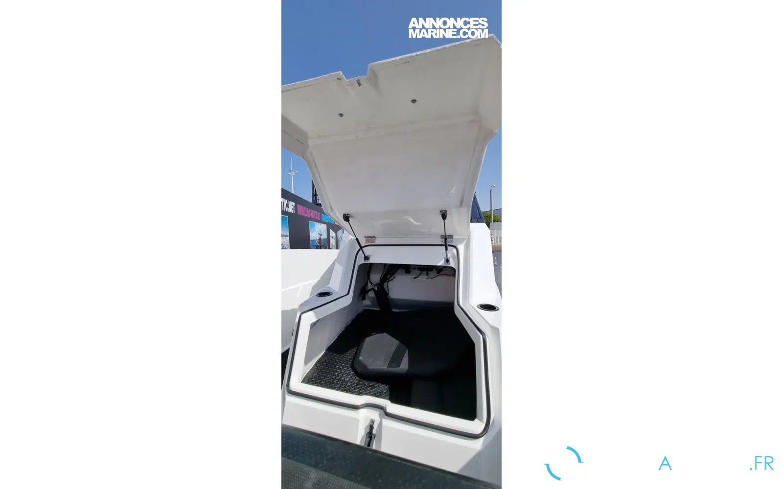 slider 12 Iron Boats 827