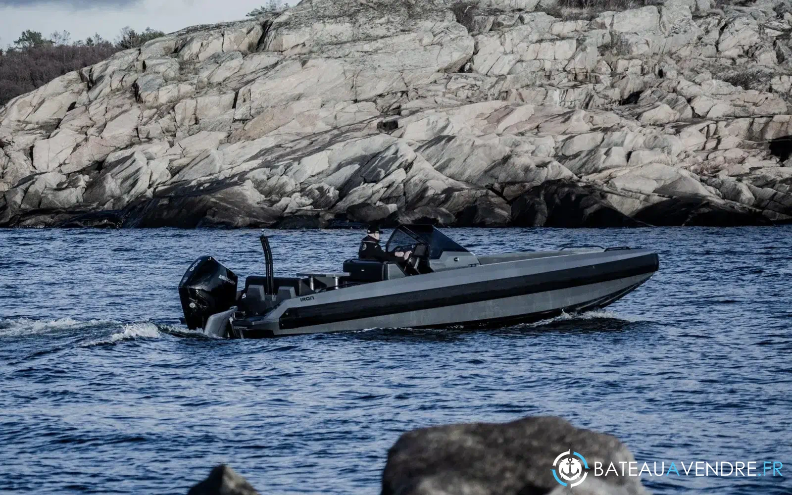 slider 7 Iron Boats 827