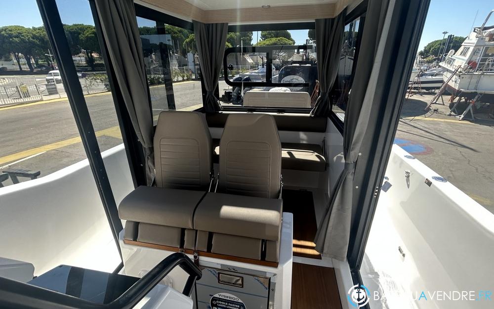 Dromeas Yachts D28 SUV interieur photo 3