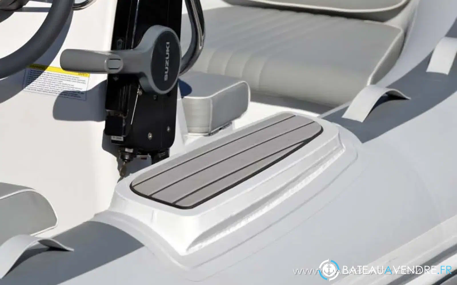 slider 5 Gala Boats V330