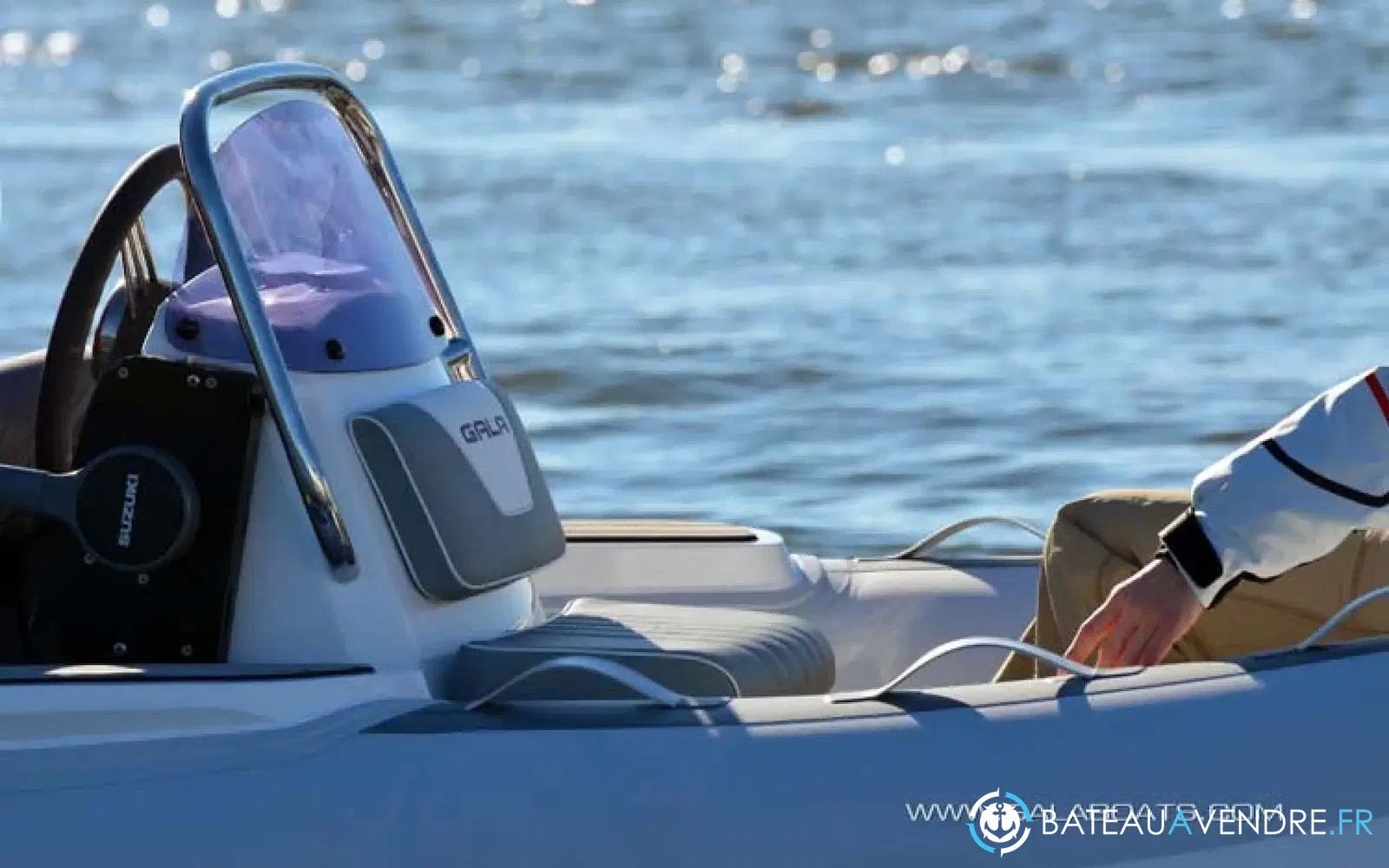 slider 6 Gala Boats V330